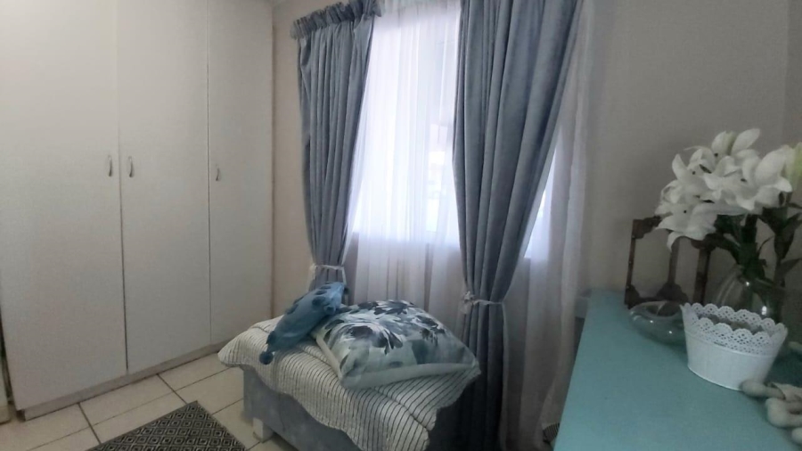 2 Bedroom Property for Sale in Heiderand Western Cape